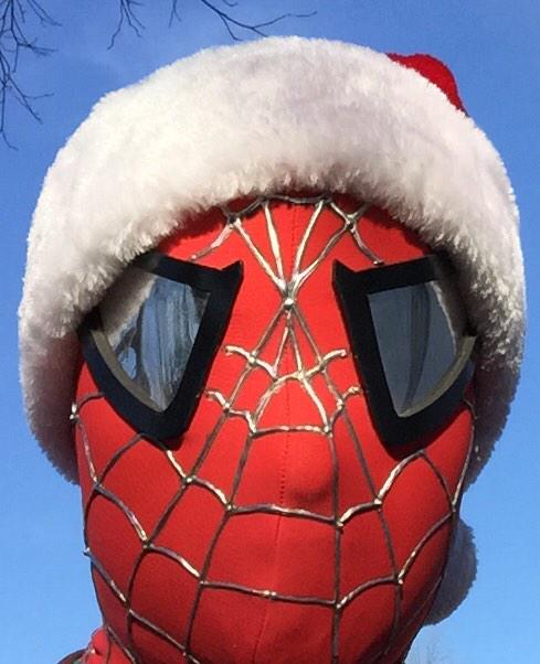 _Spiderman_'s tweet photo. I want to wish everyone an amazingly merry Christmas from your friendly neighborhood Spidey!!!! http://t.co/v7Y1GygSFR