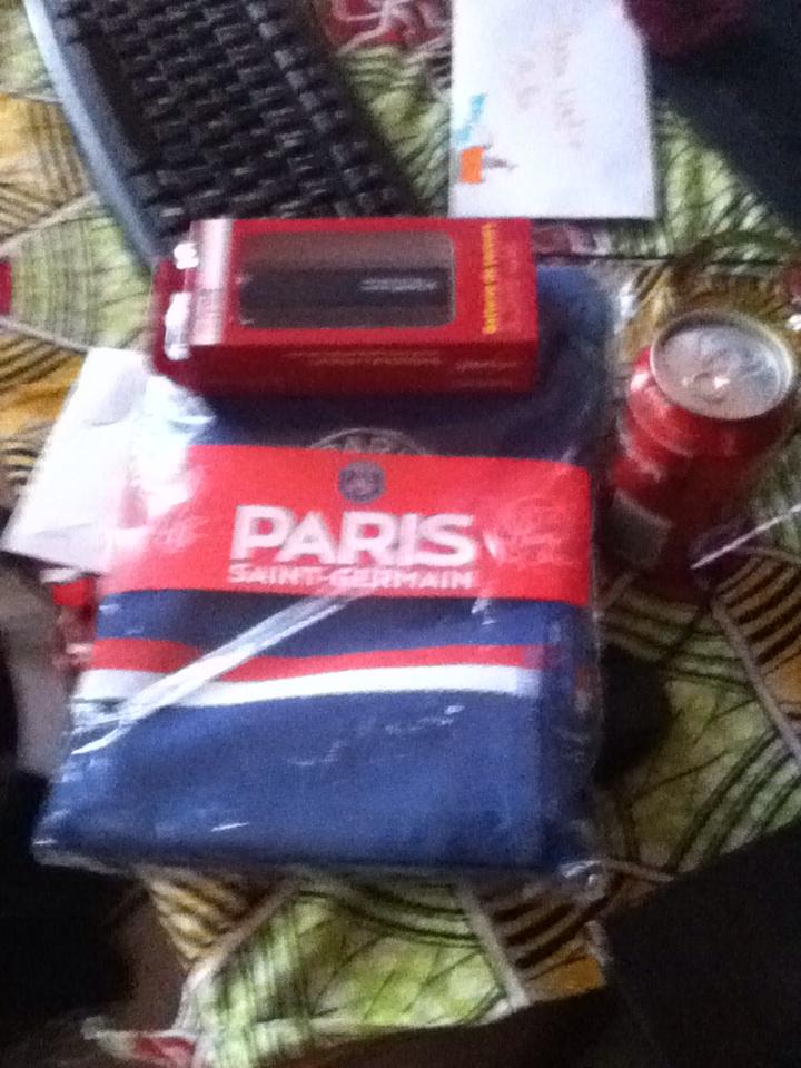 Bolobopoffishal's tweet photo. Parisien juska  sous la douche @Mastaclika3X4 @FofanaModess @THMegzitLK  oui oui http://t.co/XtjBBAhzMH