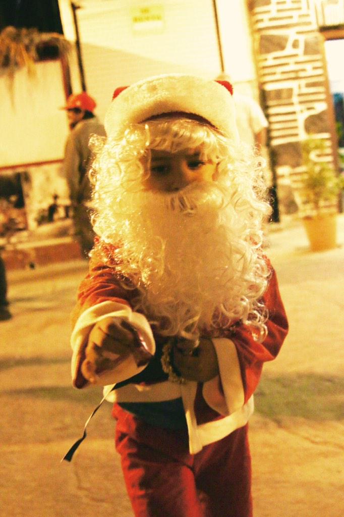 BurnsideImages's tweet image. Merry Christmas from this small Mexican Santa Claus :)