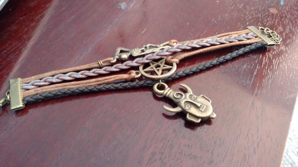 ambahbah_'s tweet photo. @WinchesterBros Cool gift from my sister! http://t.co/VTRoGFhXpT