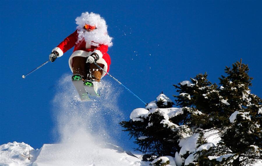 Newschoolers's tweet photo. Merry Christmas ya filthy animals! http://t.co/KuhtIN0fXh