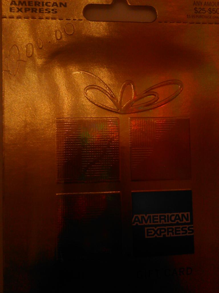 TheGrandeEdits's tweet photo. look what I got for Christmas $200 dollar credit card http://t.co/84Y2UK9xUL