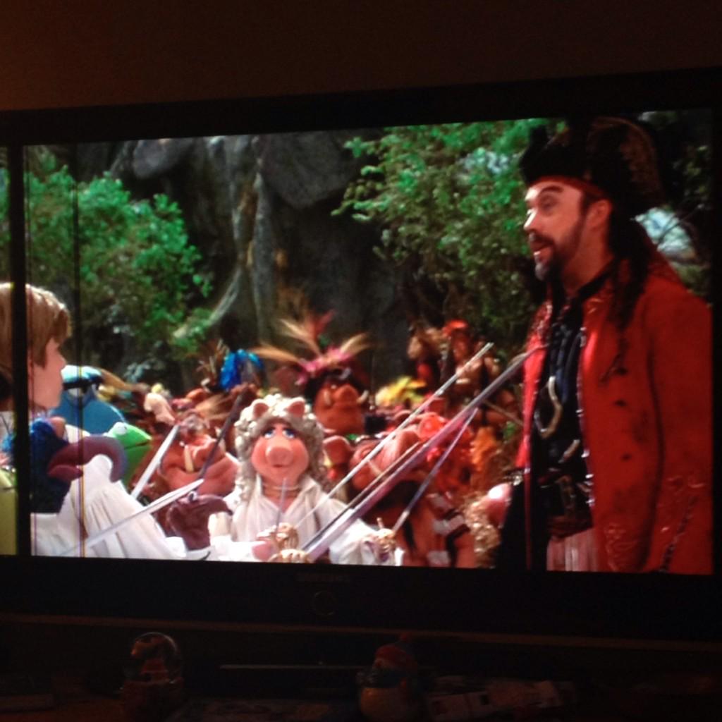 JazziieeEmmah's tweet photo. Just watched Muppet Treasure Island to reminisce and in memory of the show! @pointYT #pyttreasure #pytfamily http://t.co/VD6MV1NSYl