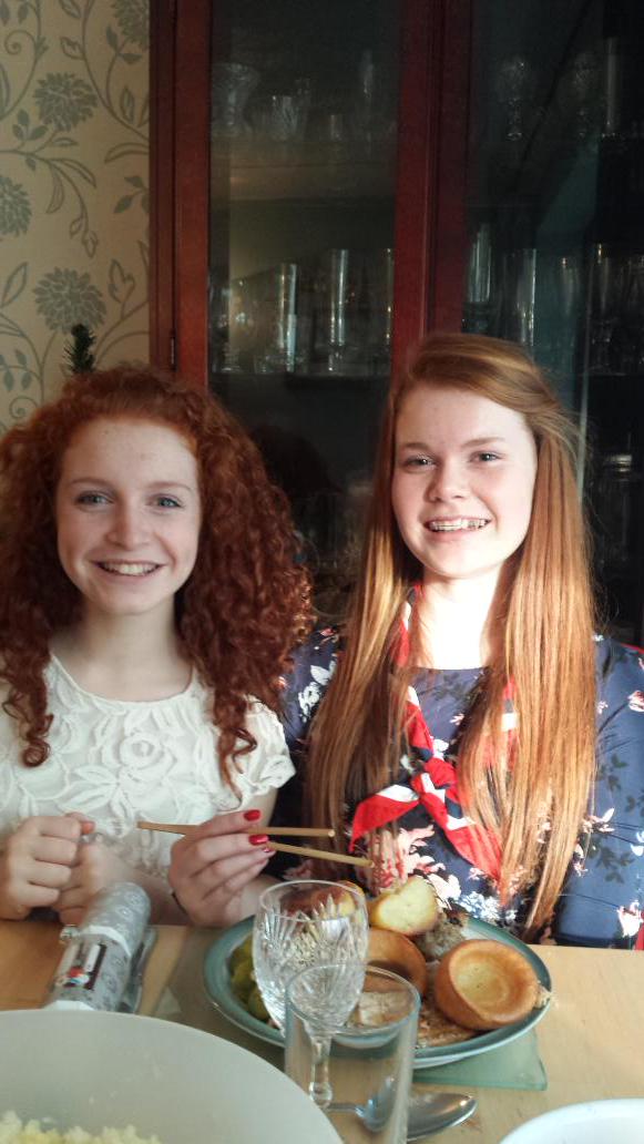 bethwilson_98's tweet photo. #ChopstickChristmas @ukcontingent @SMSAllsorts Christmas dinner eaten entirely with chopsticks-mission accomplished! http://t.co/SvqSMjrqzL