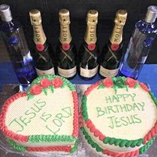 cliffyjamz's tweet photo. Hapi christmas 2 yhu all #christmastins http://t.co/grfSOUoX3s