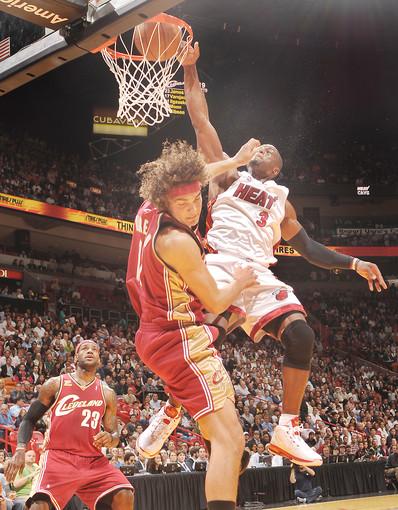 rafaelsuarezdpt's tweet photo. All I'm looking forward to today.. back to the good 'ole days.. #NoGifts #NBAXmas #LetsGoWADE β‘οΈπ₯ http://t.co/UpsT0LXuxD