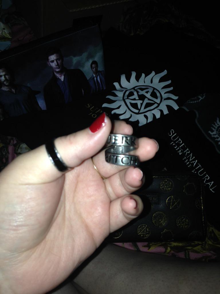 MissAmberz's tweet photo. I had a very supernatural Christmas!!!! :D @WinchesterBros #spnnerd #supernatural #spnfamily #christmas http://t.co/l8CbsUQ5By