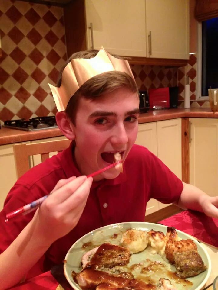 23rdWSJUnit65's tweet photo. Craig, Cameron & Jack D all getting in on the #chopstickchristmas action! Good work #unit65 #japan2015 @ukcontingent http://t.co/Rw5QpfUczW