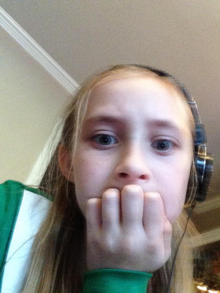 Smalltuber's tweet image. MY DAD'S COOKING TOM THE TURKEY!!!😁