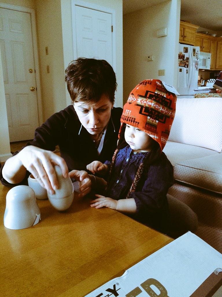 harperestelle's tweet photo. Getting a XMAS gift tutorial from Mom. @stephgosk http://t.co/8Ol9PMtMOx