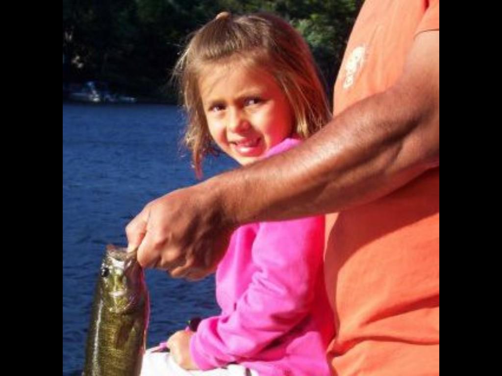 HaassPooBear's tweet photo. Ah I was so ugly! Why does this exist and why am I with a fish http://t.co/esBTKKvCsj
