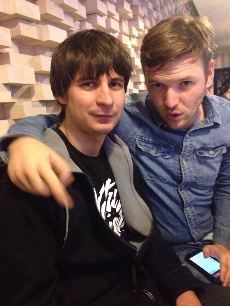 B5uY5CXCcAEG12y.jpg:large