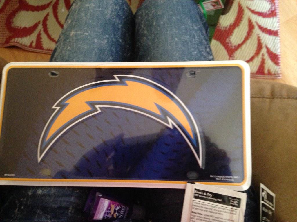 mmkelly96's tweet photo. Love my Chargers presents. ❤️⚡️. I've been dying for a Philip Rivers jersey @PhilipRivers @Chargers http://t.co/nZzs5pRfng