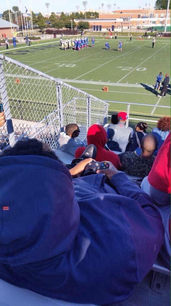 Dannyisbale's tweet photo. Lizard squad had me like http://t.co/bvaQSuzIeB