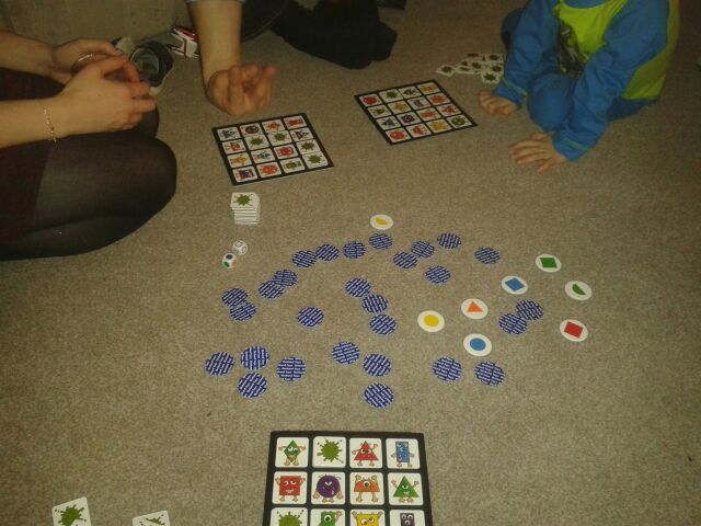 laurastephens11's tweet photo. U cant beat a bit of monster bingo on christmas day! #bigkids x http://t.co/ZDO6Zh6iCS