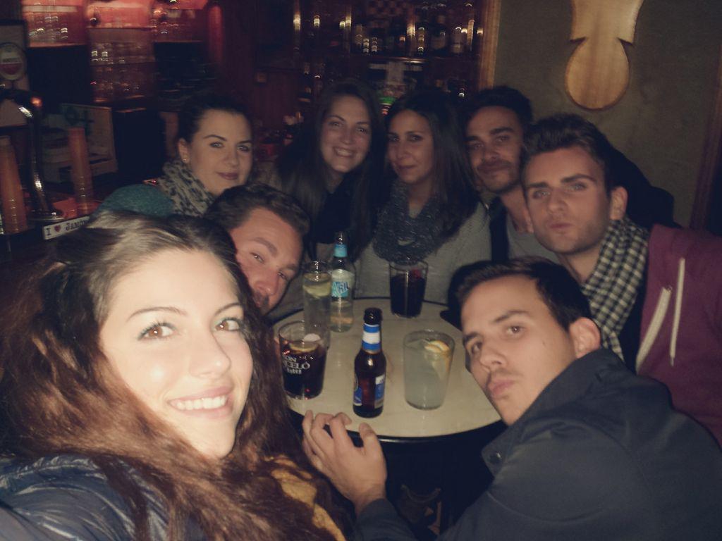 Reencuentro amistoso tras un 24 de diciembre. #seguimosvivos #feliznavidad <a href="/merygil88/">°~*Mery*~°</a>  <a href="/InmaCerro/">Inma Pitu</a> <a href="/lauraUgart/">laura higuera</a>