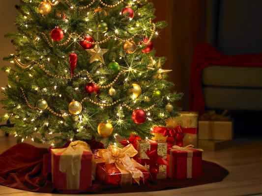 HSMInsurance's tweet image. From all of us at HSM Insurance, MERRY CHRISTMAS!  :-)  #yyj #christmas