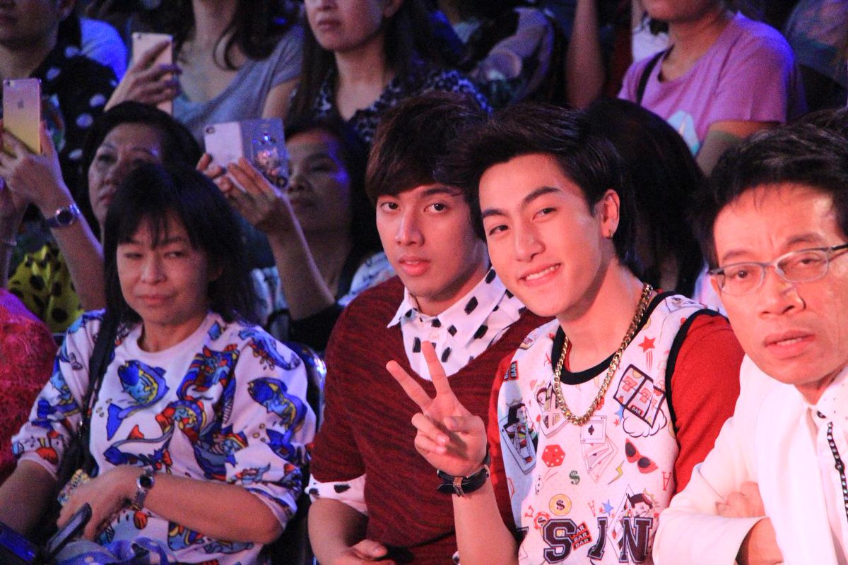 dontonos's tweet photo. @airtery กั้ง & ศี #singforhelp2014 cr. @GyoMi http://t.co/OleGFW0ksJ