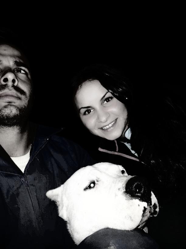 10Criistiina's tweet photo. Buena tardee de campoo y lumbriitaaa siempree con buena compañiiaa @amonteron91 😍!! #LoMejor💏💑 #DogoArgentino 🐶❤ http://t.co/FXUQ1YnzAX
