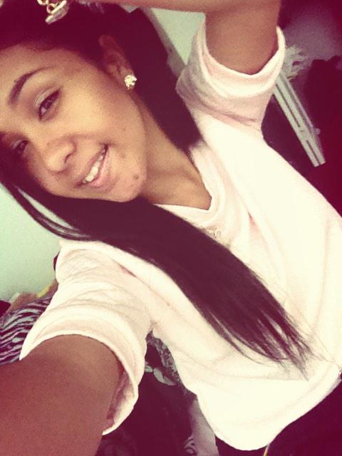 lovelorraineeee's tweet photo. Wow I'm smiling ft. Twitter filter http://t.co/0LKqtAqtLE
