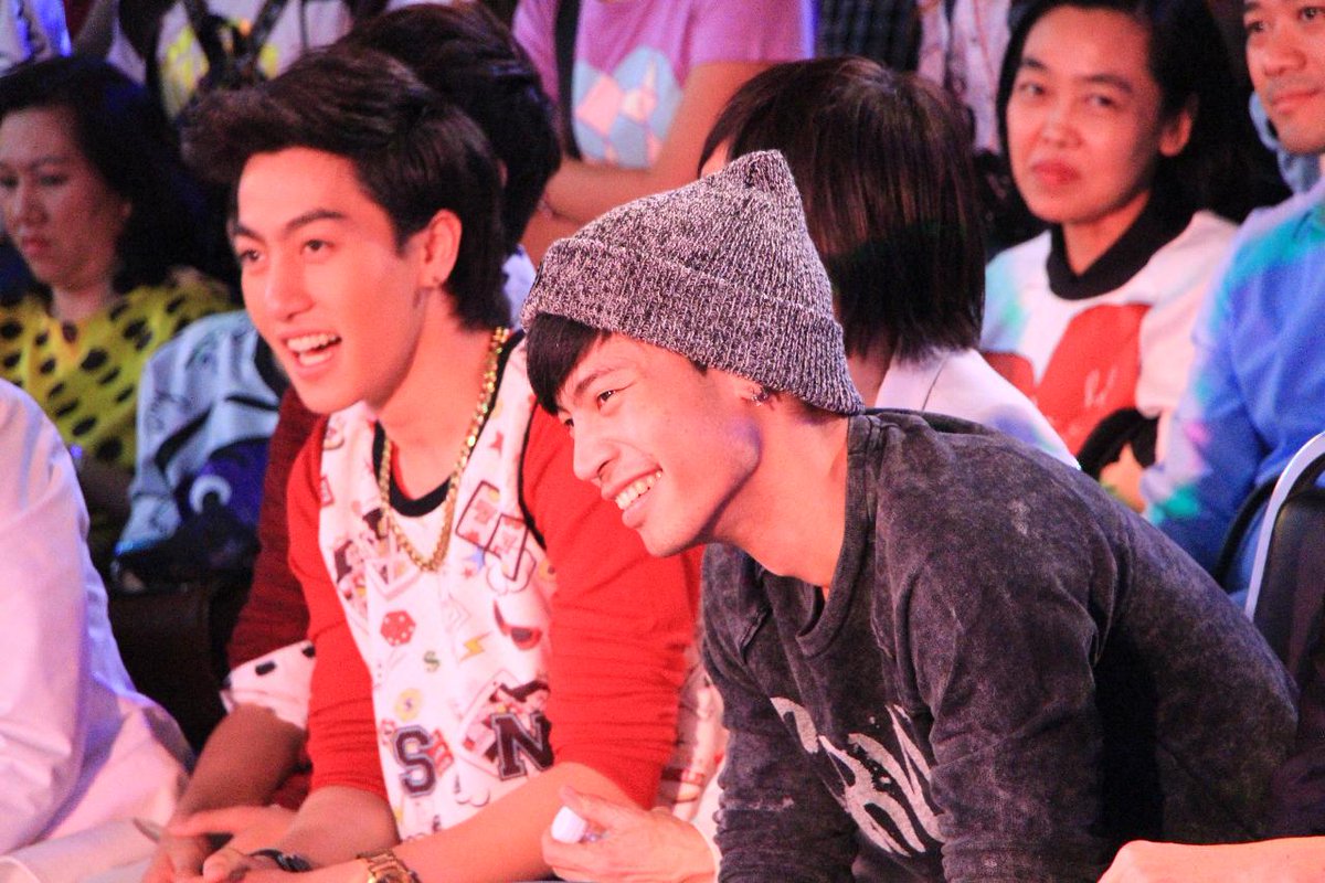 dontonos's tweet photo. @TaeKangTS10 @jc_naka เต้ ซีดี กั้ง #singforhelp2014 cr. @GyoMi http://t.co/J80kpPz1mP