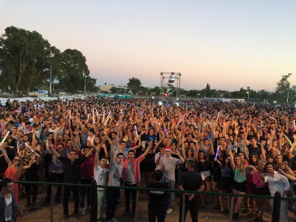 DJ_GonzaloG's tweet photo. #RuralTour !! Que noche !! 
Los esperamos el 31 nuevamente!! 
Hoy en @bevono  a seguir festejando! @alezinga http://t.co/mmU6EQIasP