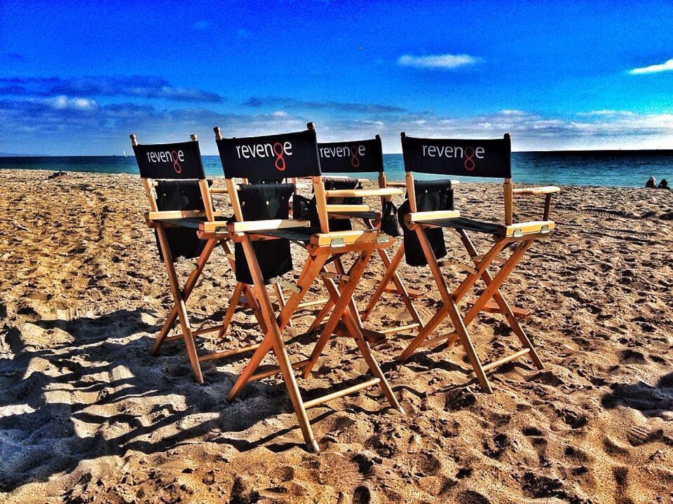 8Revengers's tweet photo. Merry Christmas #Revengers !!! Enjoy your holidays while you can because #Revenge is coming back soon... http://t.co/lnuCkfZJUy
