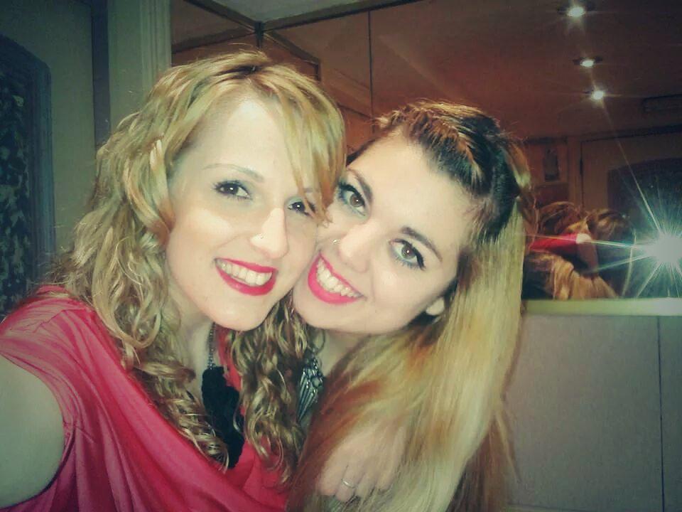 LaaMimy's tweet photo. #Nochebuena @AmandaCastro52 nuestras locuras no son normales. La quiero! http://t.co/D7DphMZGAP