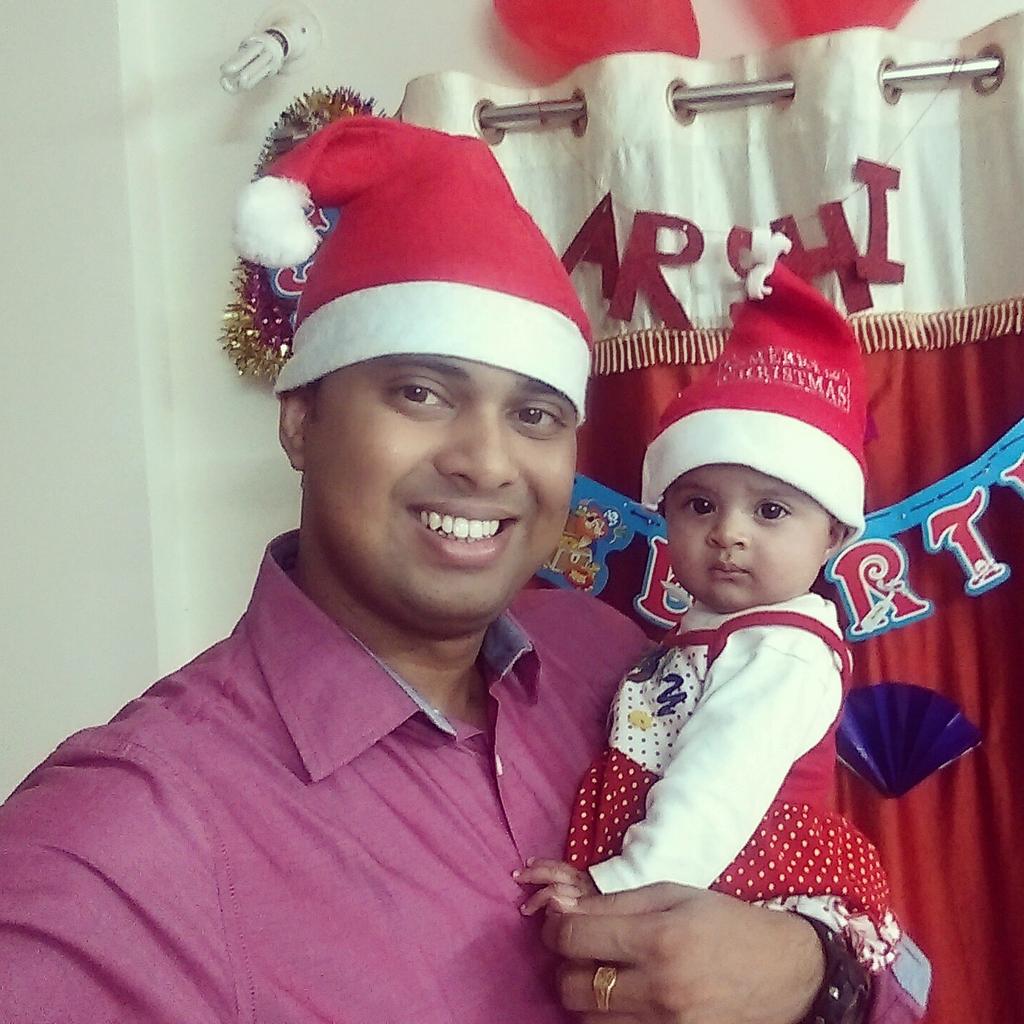arunnechlani's tweet photo. @HTCelevate #MerryChristmas, had lots of fun #Selfie #Wefie #HTCOneM8 #Oneography #TheOneWay #HTChristmas 🎄🎉🎁 🎅 http://t.co/jCJDfggc57
