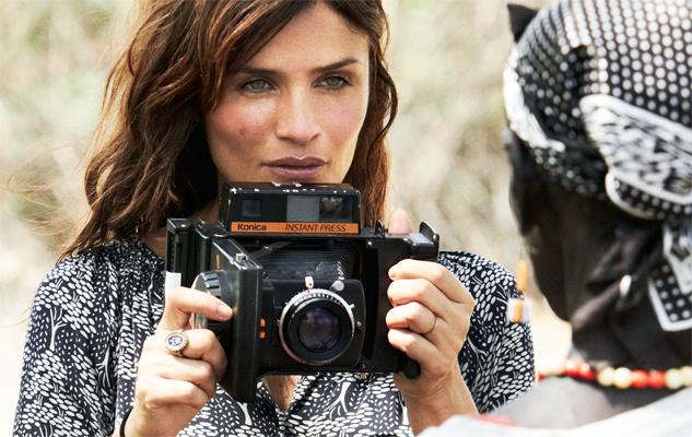 Happy 46th Birthday to today\s über-cool celebrity/supermodel with an über-cool camera: HELENA CHRISTENSEN 