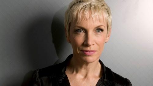 And happy birthday to Annie Lennox, born on this day 25th Dec 1954. GENIA! El mismo día que mi mamá, Nati. 