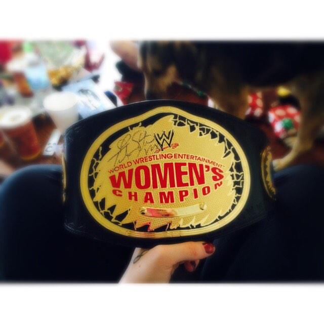 kmccxox's tweet photo. @trishstratuscom I've waited forever for this moment!💖❤️ One day I'll have my own #belt😊!!#BestChristmasPresentEver http://t.co/gb1lIO3HEo