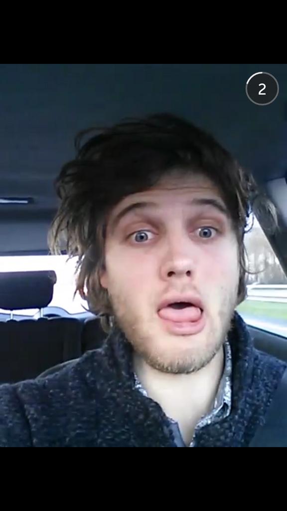 Sorryy <a href="/Zomaer_Bart/">Bart maessen</a> maar deze moest ik ff screenen xd, was t nog leuk met opa, oma en miley haha en lekker gegeten :p