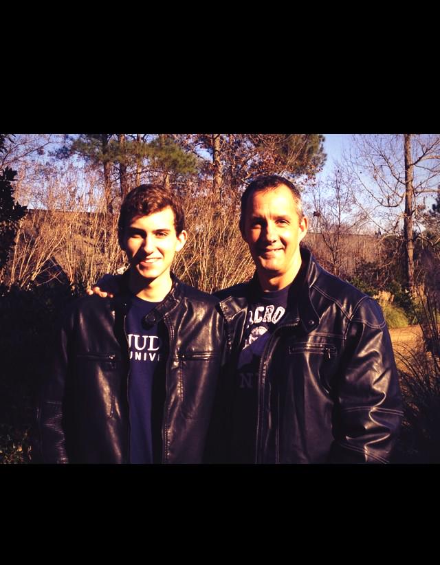 jakebrown3964's tweet photo. Merry Christmas from the Brown fam π #matchingaf' http://t.co/haLiVF6vnf