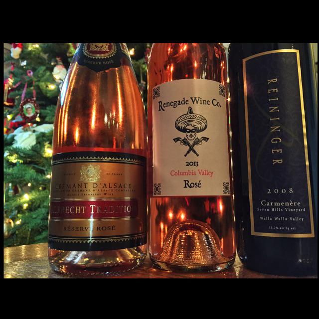 Merry Christmas. &amp; a nice one up of wine! #bubbles #wawine #Cremant @SofHCellars <a href="/REININGERwinery/">Reininger Winery</a>
