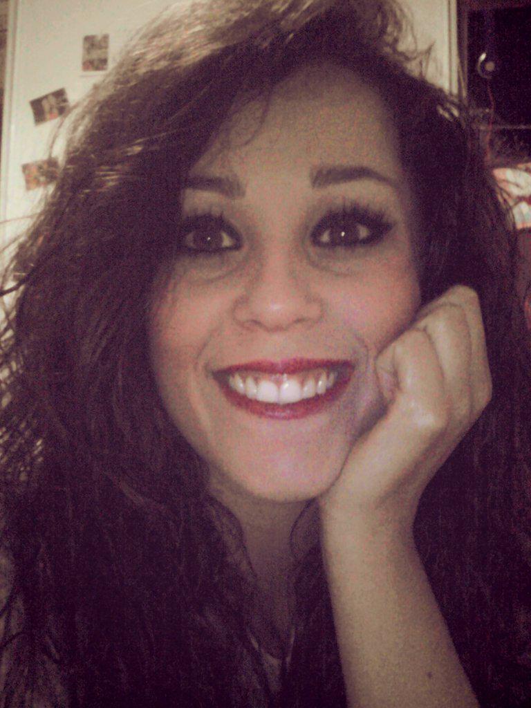 ElenaLopezroble's tweet photo. Sonrisas que se escapan... http://t.co/7tFeaORx3b