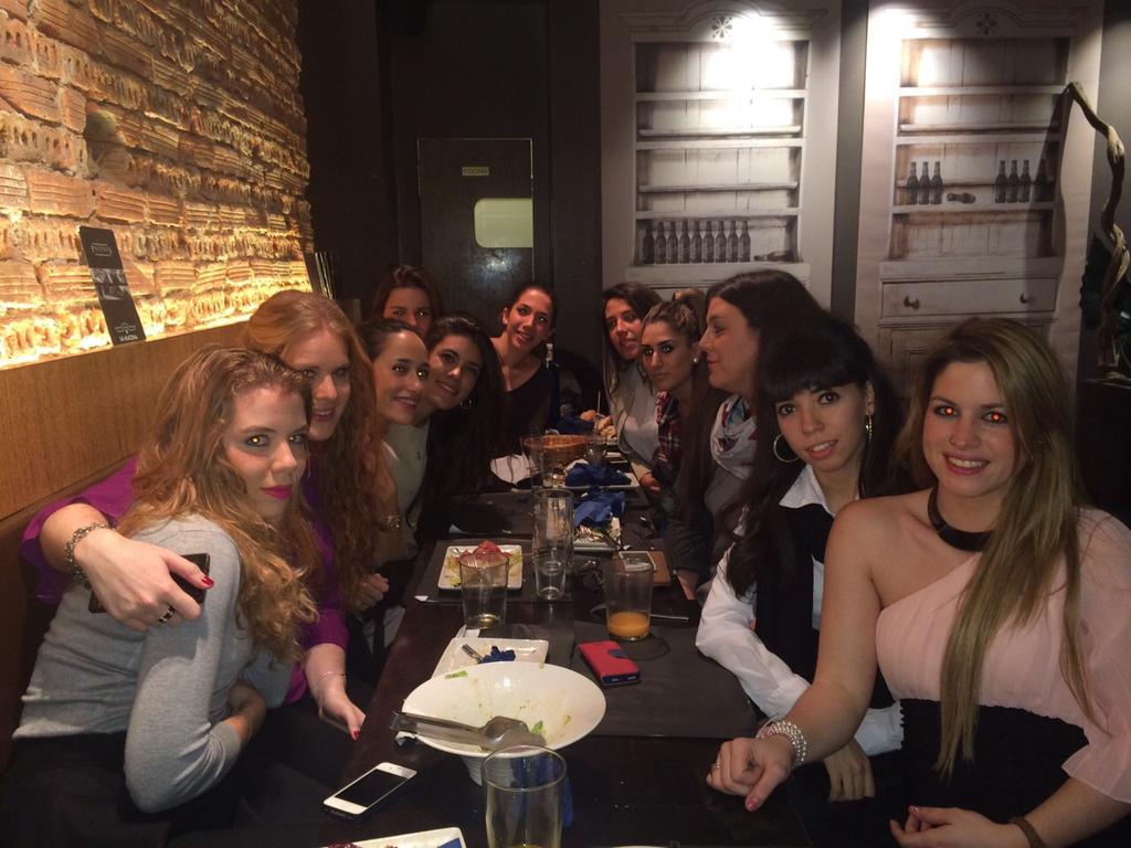 CaarolinaaGonz's tweet photo. Muy buena cenita y mejor compañía http://t.co/tHUT73R6sO