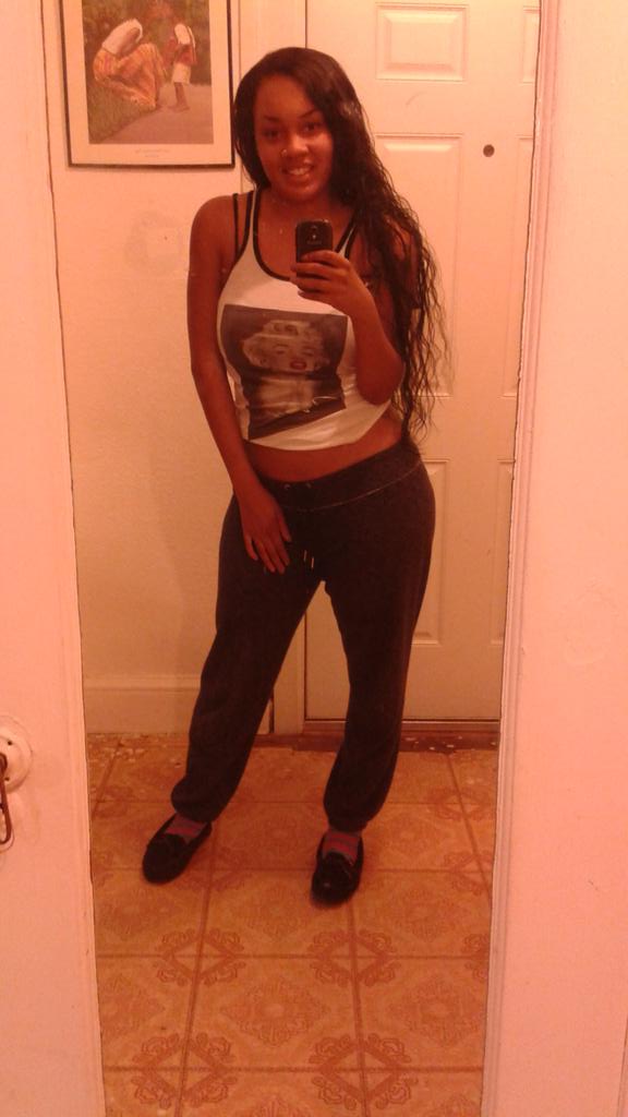 DolledUpPhoenix's tweet photo. Sick and all I'm still that bitch http://t.co/vQVrbt7Gla