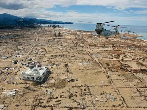 iloveaceh's tweet photo. Ingat, tepat 10 tahun lalu, sekitar 230.000 nyawa hilang akibat gempa 9,3 SR di Samudera Hindia #10thnTsunami http://t.co/QJhwfJLsBi