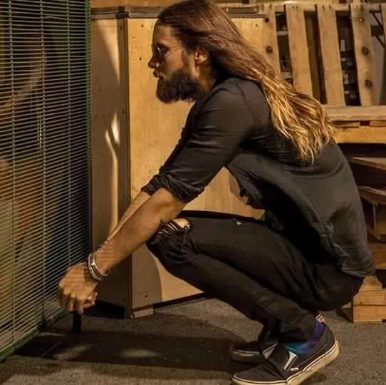 Esta chica cumple 43 años uh, Happy Birthday Jared Leto 