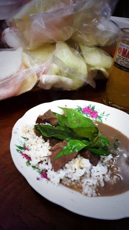 JajanPerut's tweet photo. Pagi Tweeps, masih menikmati #kuliner Kota #Kudus. Kita cobain pindang daging kerbau yuuuk, nyum. #kulinerkudus http://t.co/PKwJTZOL3d