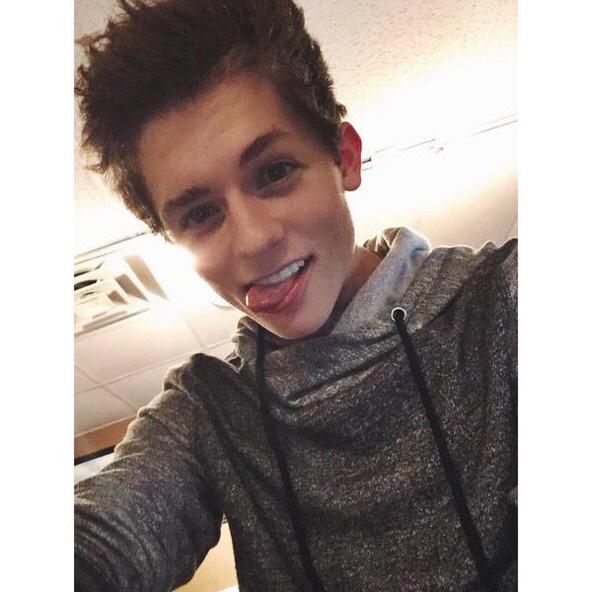 DylanIsLife1's tweet image. He's so cute😍👅💦