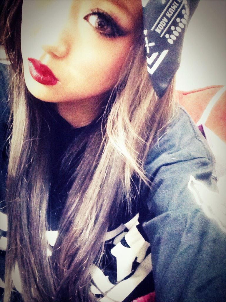 にゃーーー実家早く帰りたいぃぃぃめめこぉぉおぉぉぉ♡♡ とりあえずずーっとくぅちゃん見てるとほんと化粧したくなるよね˚✧\u208a\u204e❝᷀ົཽ≀ˍ̮ ❝᷀ົཽ\u204e\u207a˳✧༚ 薄い
