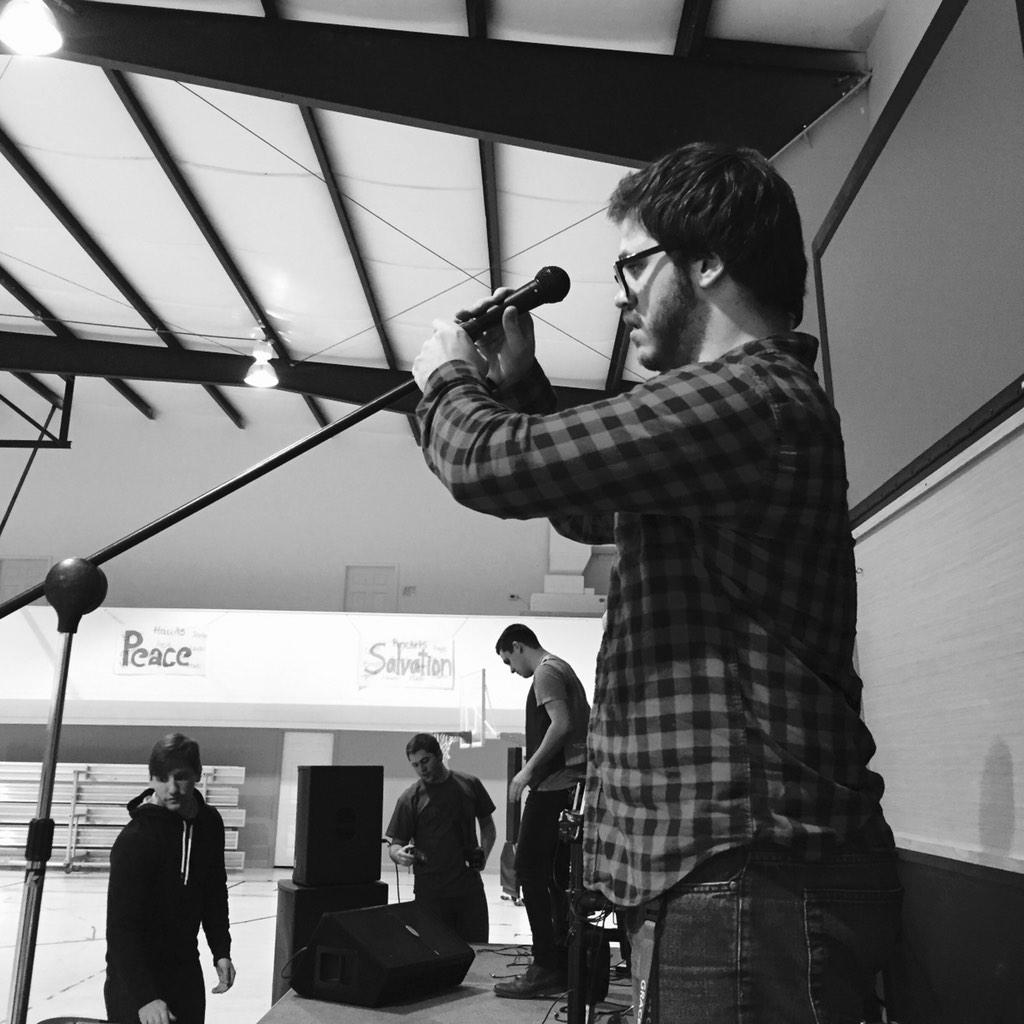 SaegerRd's tweet photo. Setting up for practice @KevinSwagKent #Saeger #MerryChristmas #music #alternative #rock #grandbay #Alabama http://t.co/Jmdqe00zUG