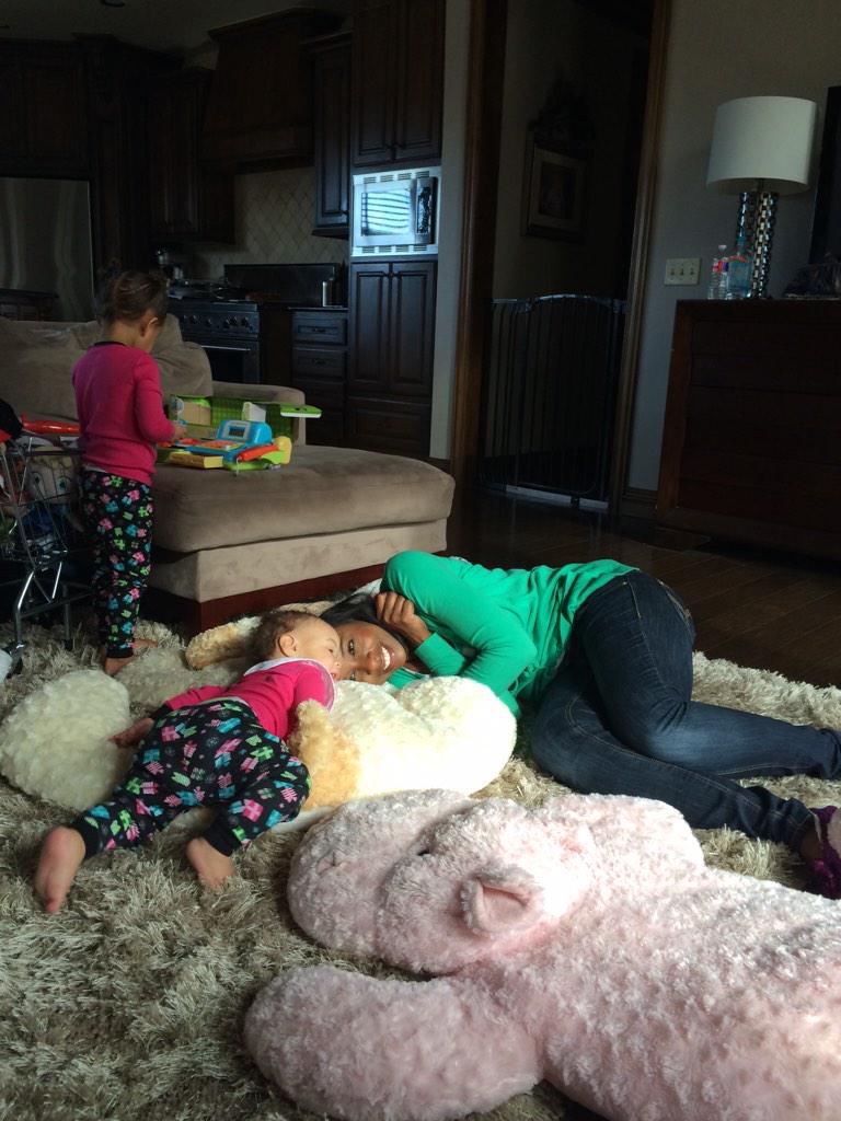CRHATH's tweet photo. All I want for Christmas... I already have... #mygirls #blessed #hathawayhouse http://t.co/SRah1tyBVQ