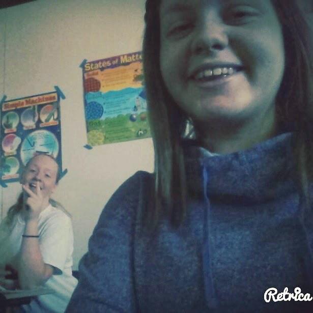 meghan5SOS_'s tweet photo. Some selfiieesss 👍✌✋ http://t.co/63fIguy9fw