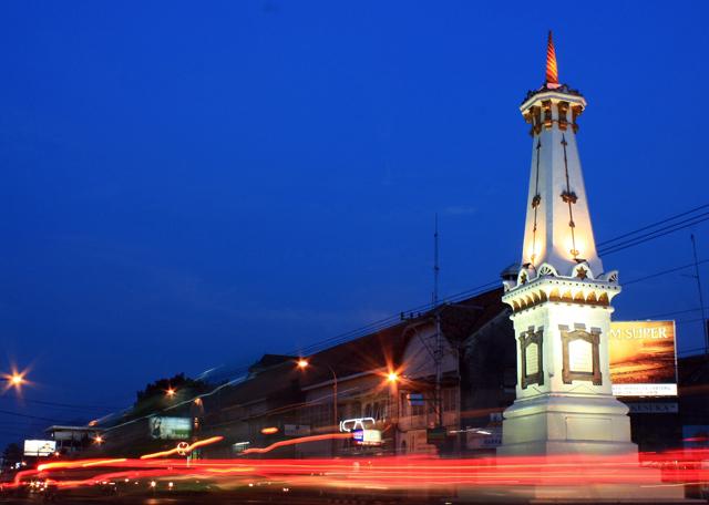 Jogja24Jam's tweet photo. Sabtu malam 27 Desember 2014 Puncak kepadatan arus lalu lintas  di Yogyakarta http://t.co/ea9Z8ESrj0 -@polresjogja