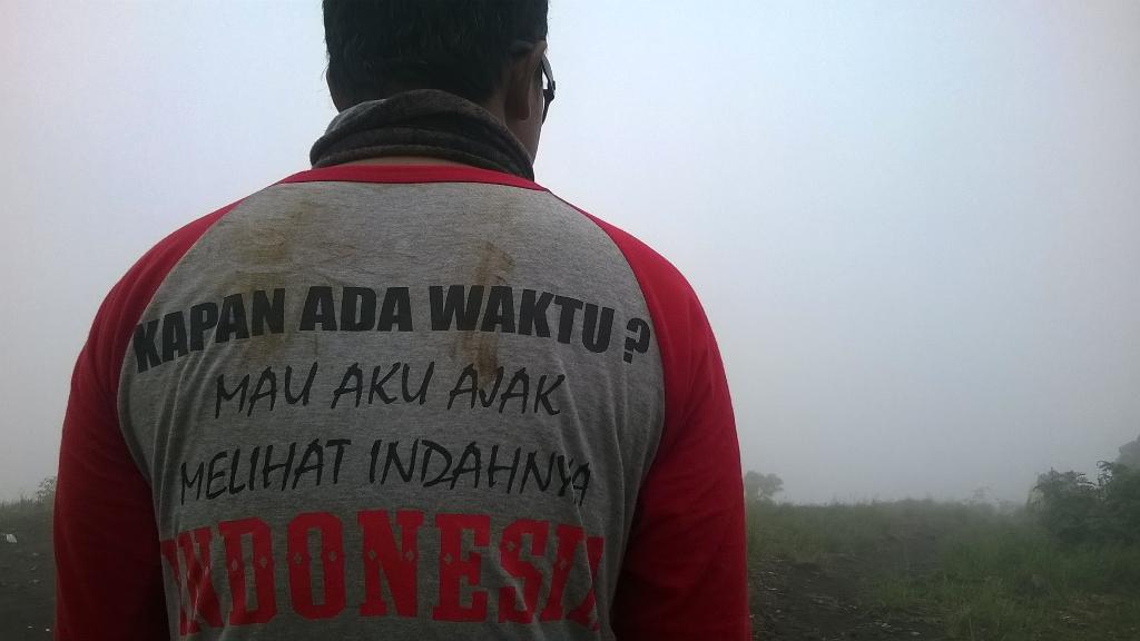 Robbie_Hangover's tweet photo. Kapan ada waktu ? Mau aku ajak melihat indahnya #Indonesia http://t.co/QUuAYLegOd