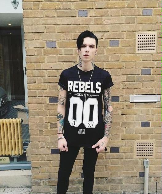 HAPPY BIRTHDAY TO MY BEAUTIFUL SUNSHINE ANDY BIERSACK!!! I LOVE YOU SO MUCH ANDY   