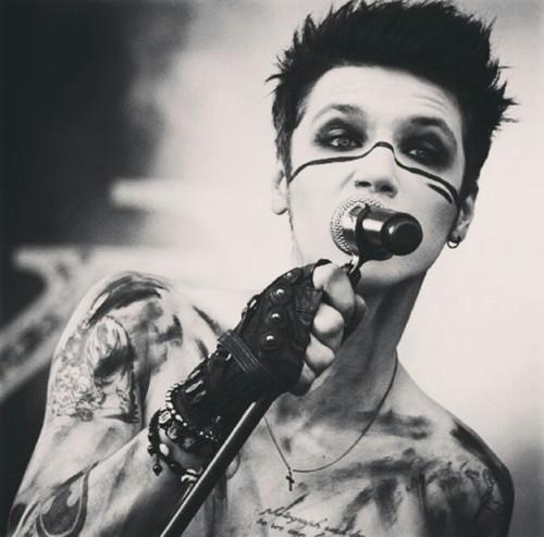 HAPPY BIRTHDAY ANDY BIERSACK   I REALLY LOVE YOU      